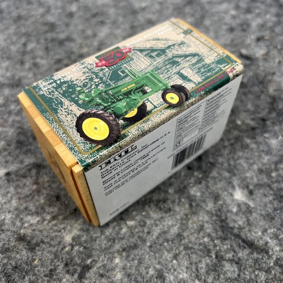 1/64 John Deere Model A Tractor With Man Ertl 50th Anniversary Commemorative - Picture 5 of 8